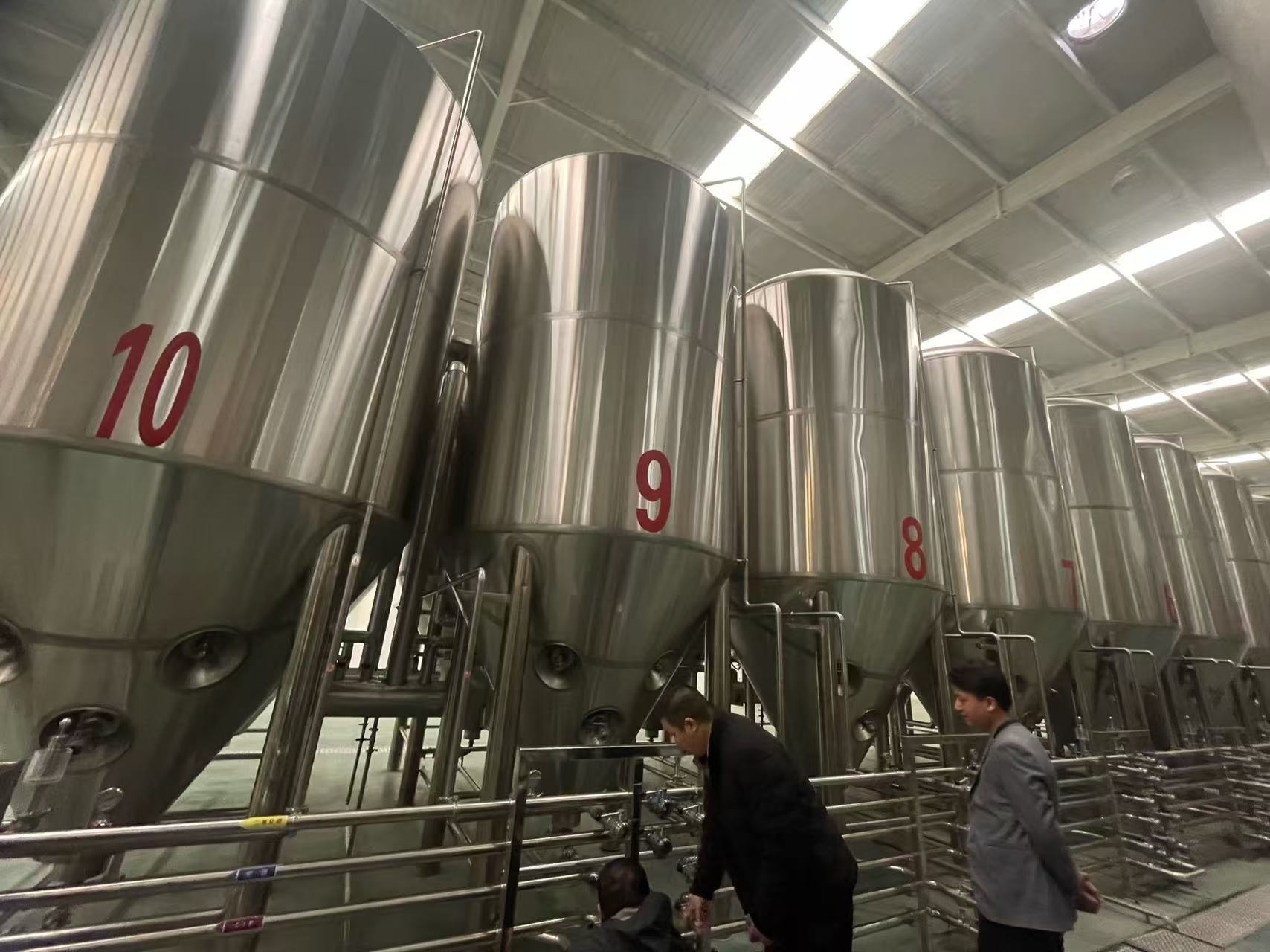 万州精酿啤酒设备厂—平面布置、设备设计、制造、调试、培训等一条龙服务
